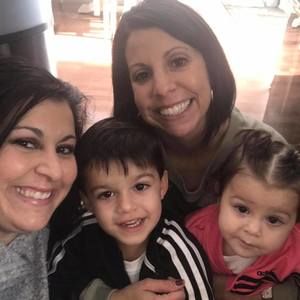 Meet your Posher, Dina